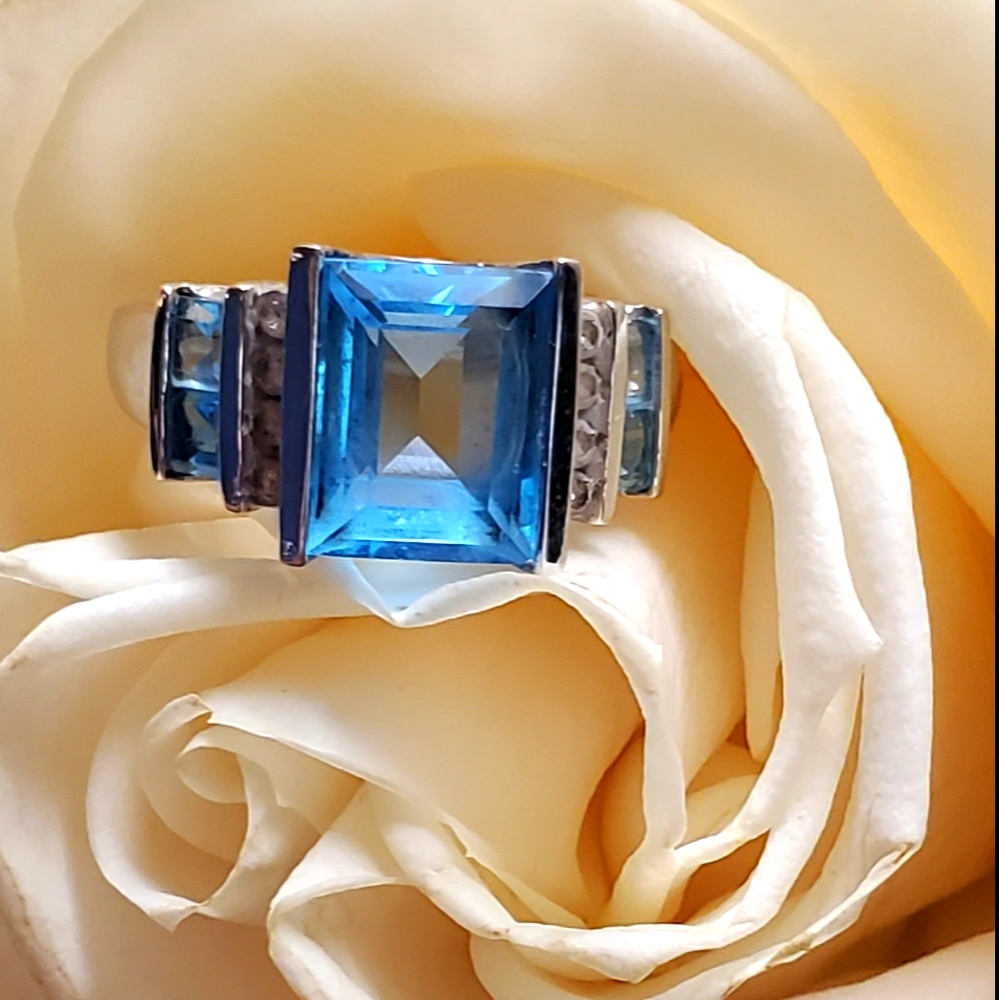 Blue cocktail ring